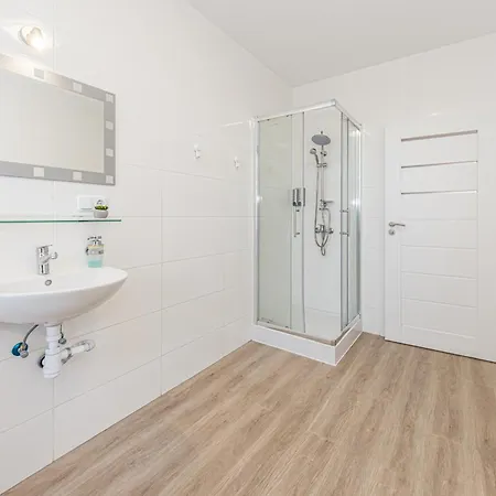 Apartment E01 Zentrales Hbf Halle *