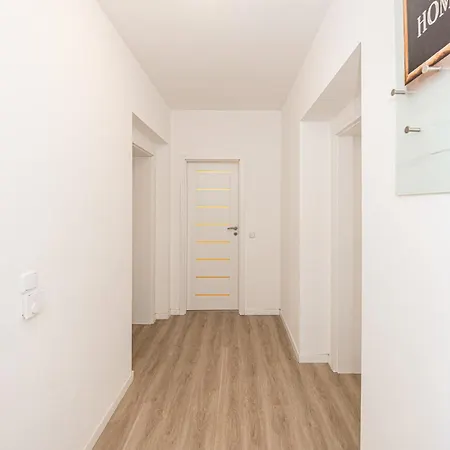 E01 Zentrales Hbf Halle Apartment